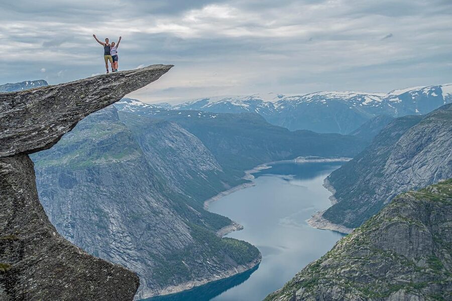 Trolltunga: Trolltunga Summer Hike - Reaching Trolltunga from P2 and P3