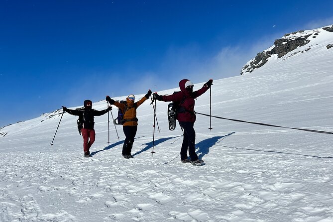 Trolltunga Winter Day Hike - Lunch, snacks, and a welcome at the top