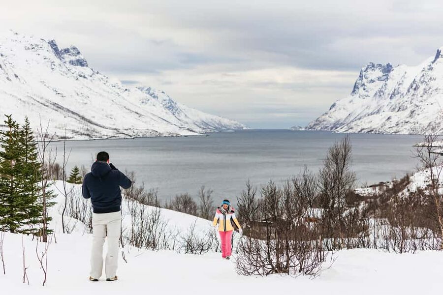 Tromsø: Arctic Landscape and Fjord Tour with Snacks - Eidvegen 298 and Håkøyvegen 20: early coastal views