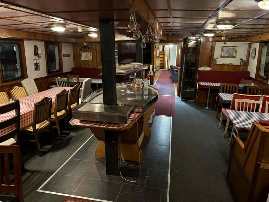 Tromsø: Classic arctic fjord cruise with lite lunch - How the 4.5 hours are likely to feel