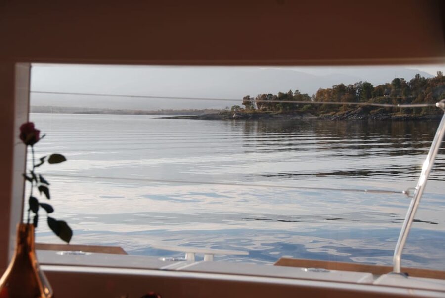 Tromsø: Fjord and Islands Luxury Catamaran Cruise - The first hour: mountains, fjords, and open water