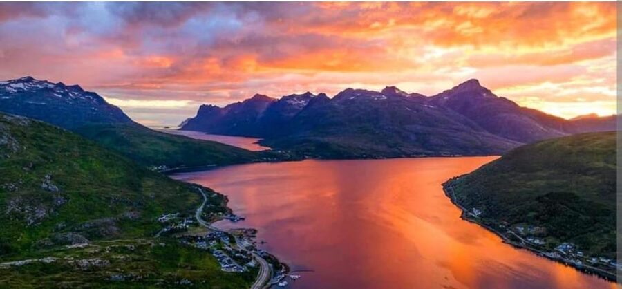 Tromsø: Fjords and Sommarøy Islands Tour with Salmon Picnic - The Arctic swim at Sommarøy