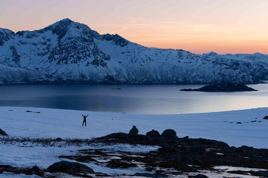 Tromsø: Fjords & Beaches Tour with Campfire and Arctic Food - Who should book this experience?