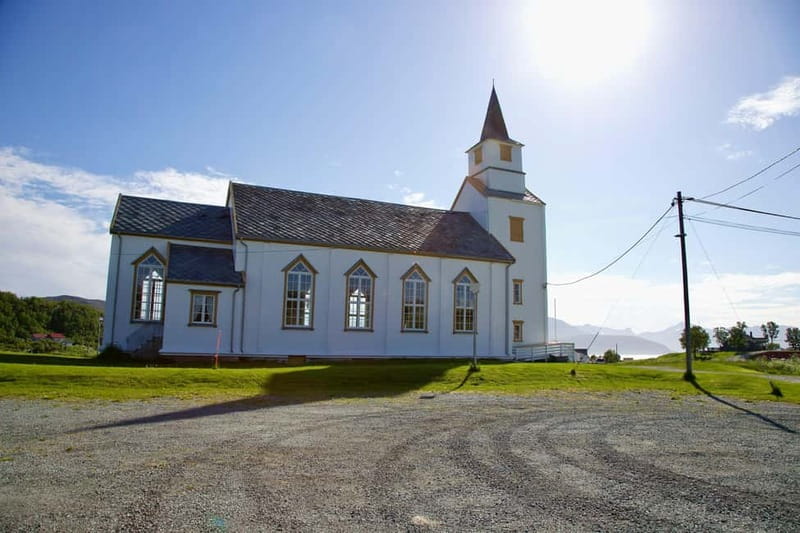 Tromsø: Fjords & Sommarøy Tour with Warm Local Lunch Option - A small group changes the feel of the day