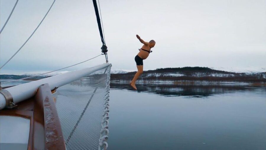 Tromsø: Luxury Polar Fjord Cruise w/ Hot Tub & Polar Plunge - Reindeer soup, hot drinks, and an easygoing meal