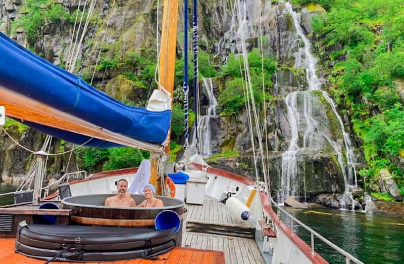 Tromsø: Luxury Summer Fjord Cruise with Lunch & Hot Tub - Leaving Tromsø for Balsfjord