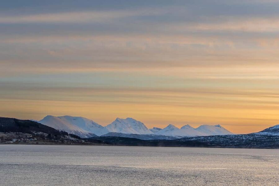 Tromsø: Senja Fjord Tour in Chinese/English Small-Group - What the $220 price really buys you