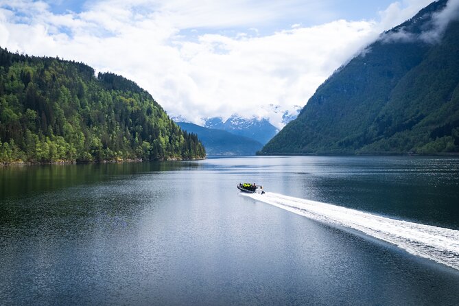 Ulvik scenic RIB adventure to Osafjord a Hardangerfjord branch - How to make the most of the hour