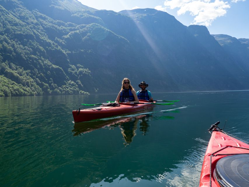Vossevangen: Nærøyfjord Full-Day Guided Kayaking Trip - What to pack for a comfortable day