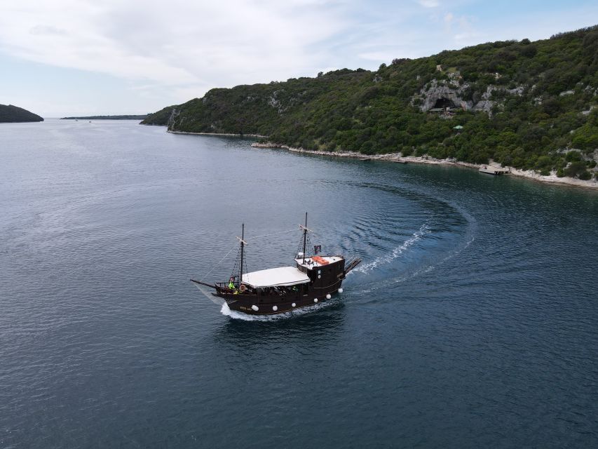 Vrsar: Lim Fjord Boat Tour with Swimming near Pirate's Cave - Why Lim Fjord works best from the water