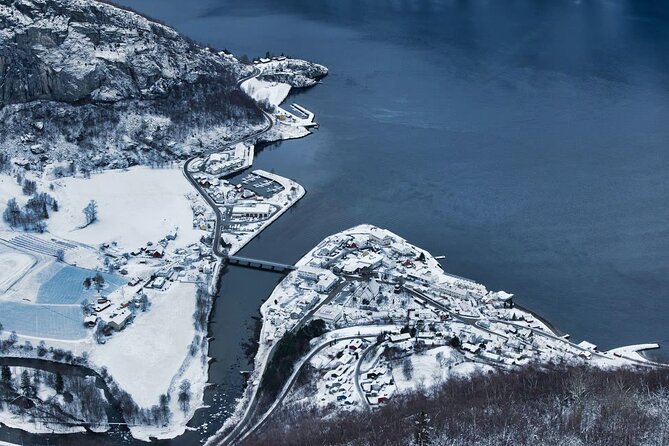 Winter Fjord Tour to Nærøyfjord, Flam and Stegastein from Bergen - What the minibus format means for you