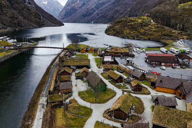 Winter Tour Viking Village, Nærøyfjord Cruise and Flåm Railway - Flåm gives you a short pause before the railway